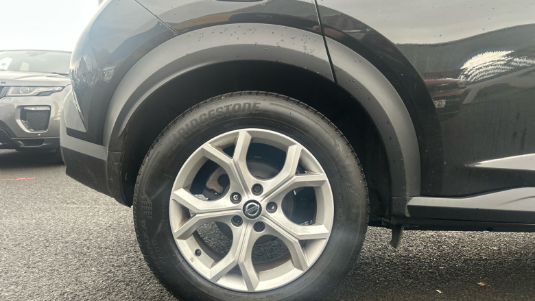 Nissan Juke 1.0 DiG-T 114 N-Connecta 5dr Petrol Hatchback